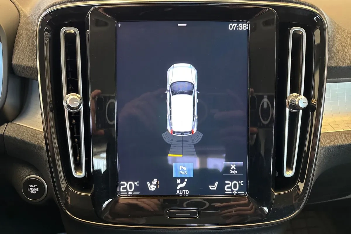 Volvo XC40