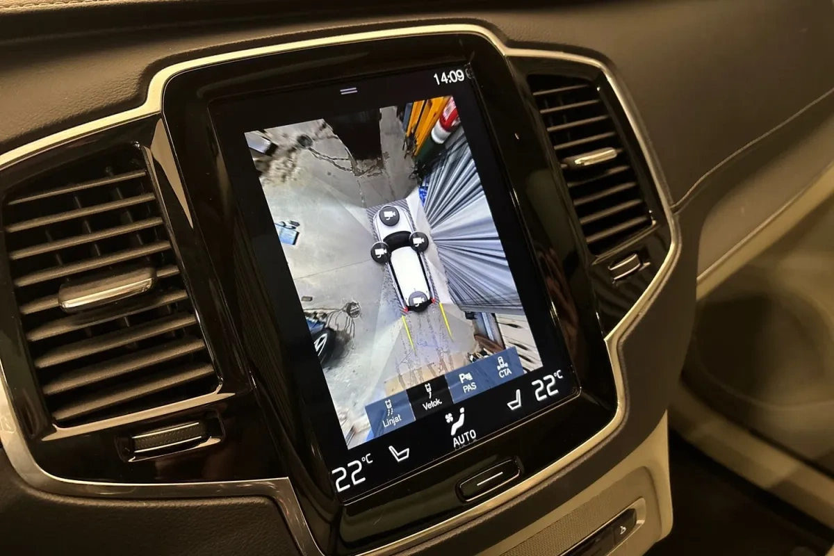 VOLVO XC90